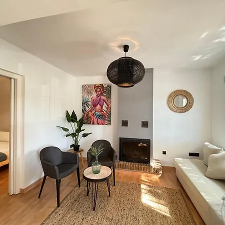 Marbella White Home, Calahonda, By Sol Maestranza Holiday home *
