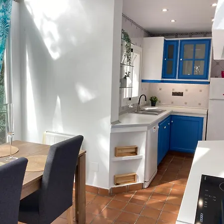 Marbella White Home, Calahonda, By Sol Maestranza Casa de Férias